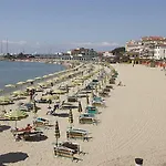 Marinella فندق 3*