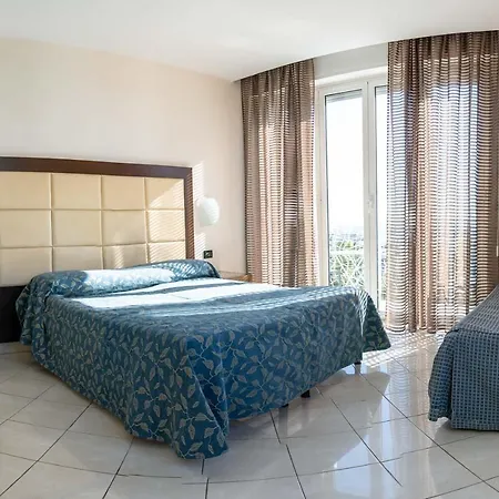 Marinella Hotel 3*