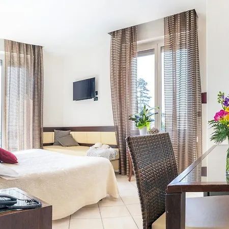 Marinella מלון 3*