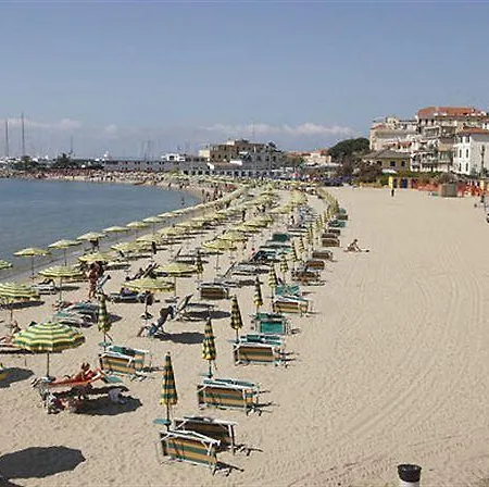 Marinella Hotel 3*