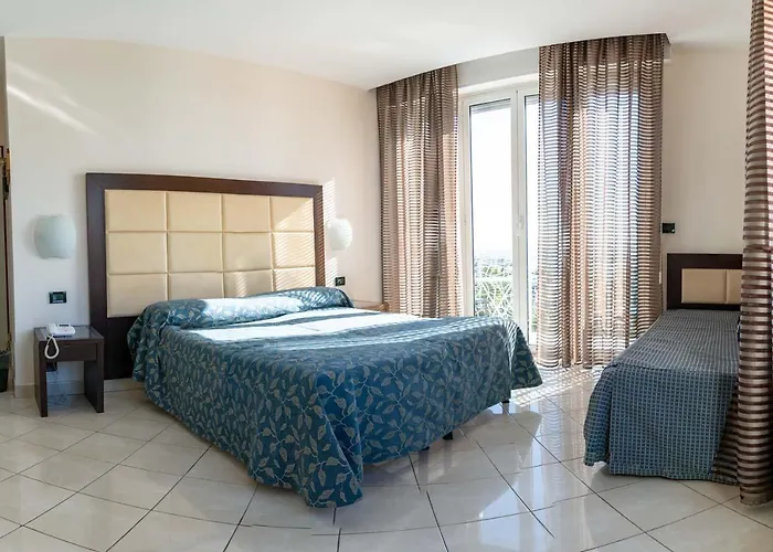 Marinella Hotel 3*